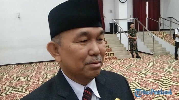 Mantan Pj Bupati Kabupaten Landak, Samuel saat ditemui usai pelantikan dan serah terima jabatan kepada Gutmen Nainggolan yang resmi dilantik sebagai Pj Bupati Landak selanjutnya, berlangsung di Gedung Balai Petitih, Kantor Gubernur Kalimantan Barat, Senin 27 Mei 2024.