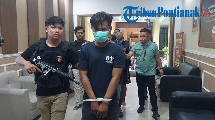 Komplotan perampok spesialis uang nasabah bang bermodus pecah kaca dan jongkel jok asal Palembang yang ditangkap Ditreskrimum Polda Kalbar. Selasa 1 Agustus 2023. Tribun Pontianak Ferryanto