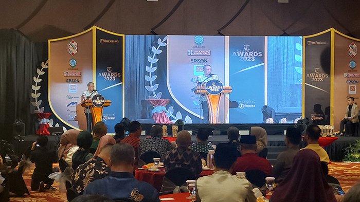 Gubernur Kalbar Sutarmidji saat memberikan sambutan pada Tribun Pontianak Awards 2023,Selasa 8 Agustus 2023. Tribun Pontianak Ferryanto.