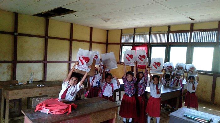 sejumlah kegiatan Komunitas Verbum Domino di Kalimantan Barat.