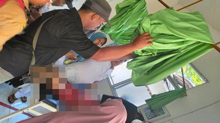 Korban pekerja BHL PT CTB saat dievakuasi ke Pukesmas untuk mendapatkan pertolongan pertama.