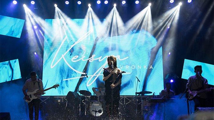 Keisya Levronka meriahkan Festival Generasi Happy yang digelar di Qubu Resort, Pontianak, Sabtu 1 Juli 2023.