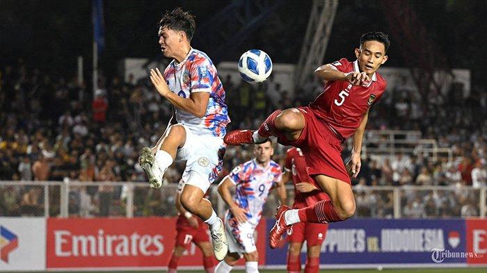 Potret pertandingan sepak bola kualifikasi Piala Dunia 2026 antara Filipina dan Indonesia di Manila pada 21 November 2023. Kedua tim kini kembali jumpa di leg kedua di SUGBK Selasa 11 Juni 2024.