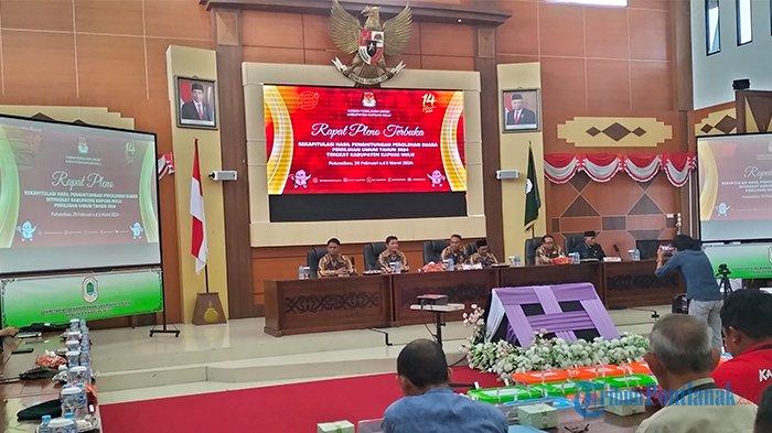 Rekapitulasi hasil Pemilu 14 Februari 2024 tingkat kabupaten di Gedung DPRD Kapuas Hulu berjalan dengan lancar dan sukses Minggu 3 Maret 2024.