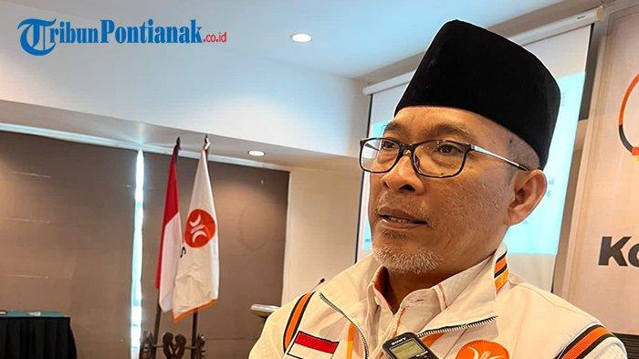 Ketua DPW PKS Kalimantan Barat Arif Joni Prasetyo saat di wawancarai di Ball Room Hotel Mercure Pontianak, Sabtu, 17 September 2022.
