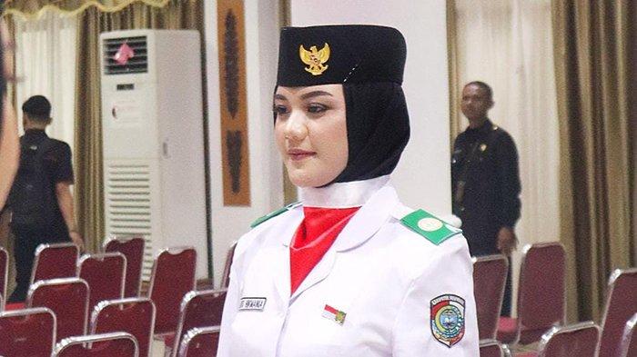 Salah satu anggota Paskibra Mempawah, Gita Ayu Hikmania.