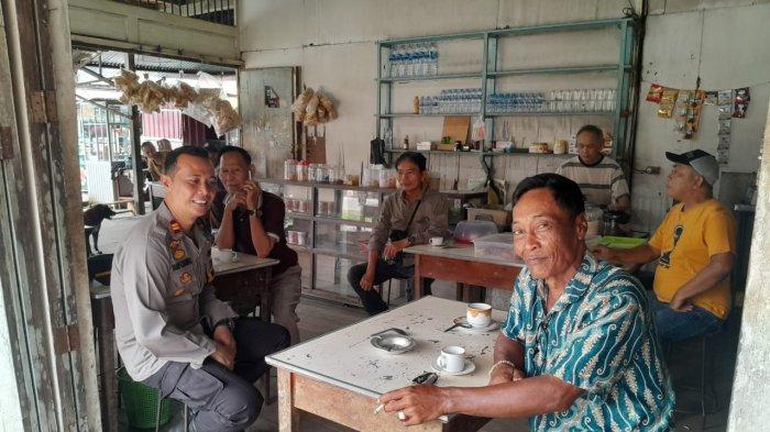 Kapolsek Mandor IPTU Yulianus Van Chanel. TK, S.I.P gencar melaksanakan Coolling System kepada setiap elemen masyarakat menjelang Pilkada Serentak Tahun 2024.