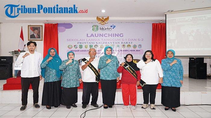 Foto bersama usai launching Sekolah Lansia Tahun 2024 se-Kabupaten dan Kota di Kalimantan Barat, Rabu 8 Mei 2024.