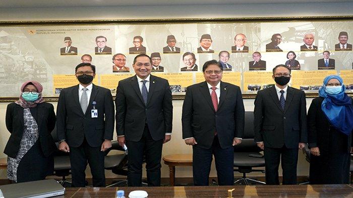 Menko Perekonomian, Airlangga Hartarto bersama Mendag M Lutfi dan jajaran