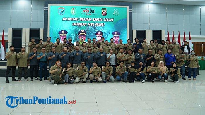 Pangdam XII/Tanjungpura Mayjen Iwan Setiawan bersama Forkopimda menghadiri pwringatan Hari Pers Nasional (HP) ke-39, di Aula Makodam XII Tanjungpura, Kabupaten Kubu Raya, Selasa, 5 Maret 2024. Peringatan HPN ke-39 di Kalbar mengusung tema