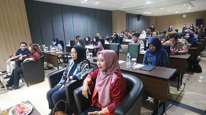 Para peserta Bimtek Jurnalistik, Protokoler & Public Speaking di Hotel Orchardz Pontianak, Jalan Gajahmada, Rabu 14 September 2023.