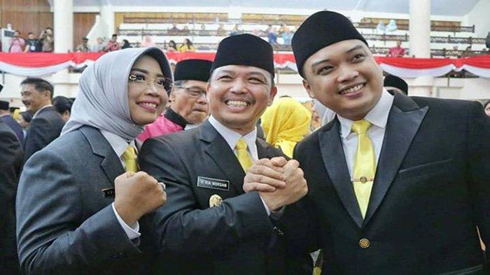 Foto bersama Wagub Kalbar H. Ria Norsan bersama Istri dan Anak pertamanya Arief Rinaldi Usai menghadiri Pelantikan Anggota DPRD Kalbar periode minggu (30/9/2019).