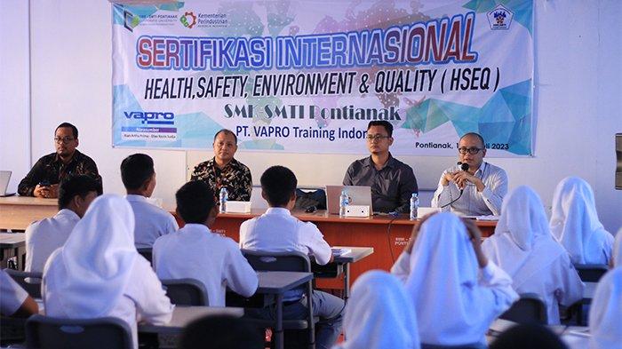 SMK SMTI Pontianak kembali menyelenggarakan training bersertifikasi internasional bagi peserta didik kelas XI.