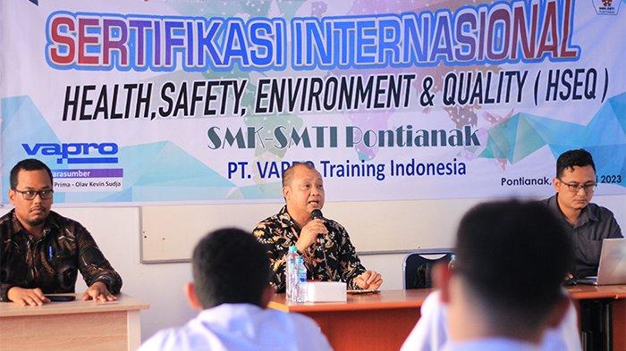 SMK SMTI Pontianak kembali menyelenggarakan training bersertifikasi internasional bagi peserta didik kelas XI.
