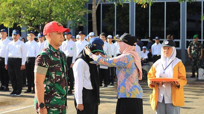 SMK SMTI Pontianak menyelenggarakan pembukaan Masa Pengenalan Lingkungan Sekolah (MPLS) bagi siswa baru kelas X, Senin 10 Juli 2023.