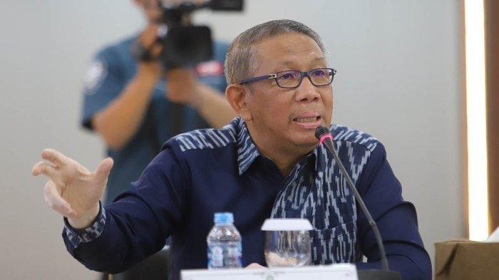 Gubernur Kalimantan Barat dalam pertemuan dengan DPRI RI di Pontianak beberapa waktu lalu. Gubernur Sutarmidji menegaskan dirinya bertanggung jawab jika ada kesalahan dalam hibah sekolah Mujahidin Pontianak, Kalimantan Barat.