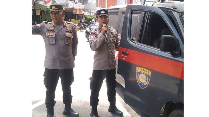 Subsatgas Binmas Operasi Mantap Praja Kapuas 2024 Polresta Pontianak sampaikan Cooling System kepada Warga di Jalan Pattimura Pontianak, sabtu 14 September 2024