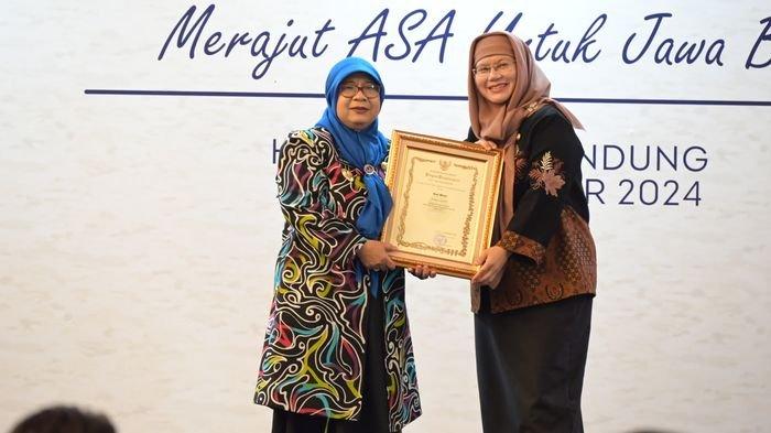 Pemerintah Kota Banjar meraih Penghargaan Terbaik IV Kota Inovatif Dalam Percepatan Penurunan Stunting Tahun 2024 Tingkat Provinsi Jawa Barat.