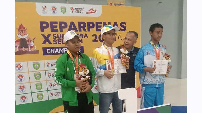 Krisna Aji atlet catur asal Pangandaran berhasil menyumbang medali emas bagi kontingen Jawa Barat pada Pekan Paralimpik Pelajar Nasional (Peparpenas) 2023.