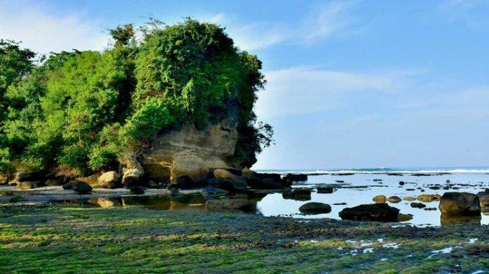 Pantai Cidora Garut