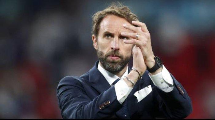 Pelatih timnas Inggris, Gareth Southgate, gagal membawa timnya menjadi juara Euro 2020 setelah kalah adu penalti lawan Italia di Stadion Wembley, Senin (12/7/2021) dini hari WIB. (Sumber: Carl Recine/Pool Photo via AP)