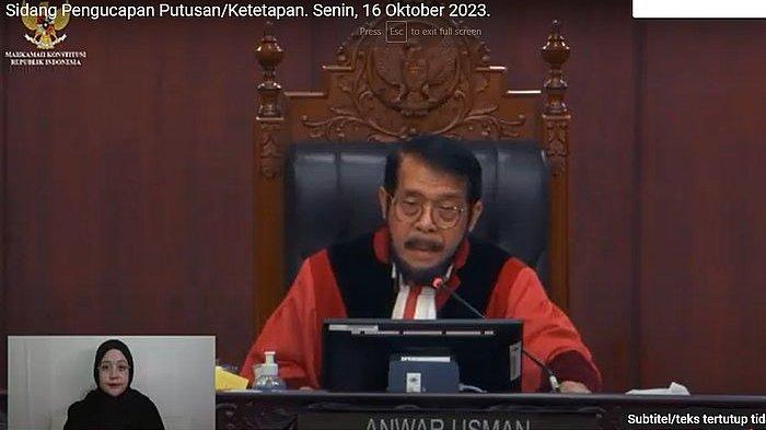 Mahkamah Konstitusi (MK) menolak gugatan terkait batas usia capres-cawapres dalam Pasal 169 huruf q UU Nomor 7 Tahun 2017 tentang Pemilihan Umum lewat sidang pleno putusan yang digelar di Gedung MK, Jakarta pada Senin (16/10/2023).