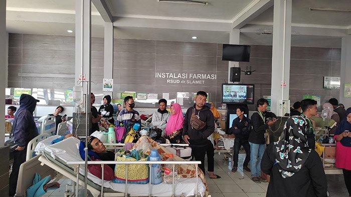 Rumah Sakit Umum Daerah (RSUD) Dr Slamet Garut mengalami kebakaran, api muncul pertama kali di ruangan logistik, Minggu (1/10/2023). Sejumlah pasien dievakuasi ke tempat aman.