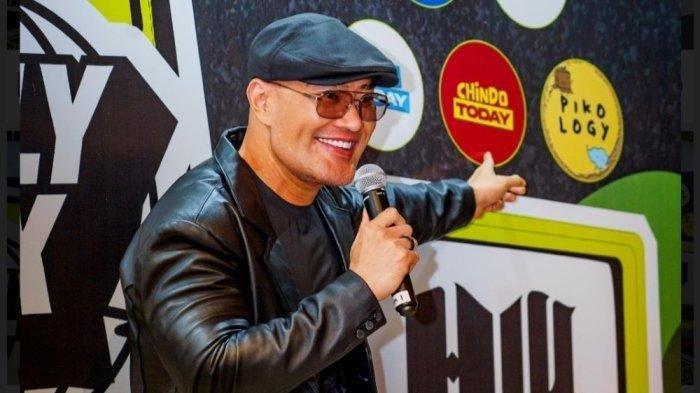 JADI STAFSUS MENTERI - Deddy Corbuzier ditemui di kawasan BSD, Tangerang Selatan, Rabu (13/11/2024). Kini Deddy Corbuzier resmi dilantik menjadi Staf Khusus Menteri Pertahanan. Ia pernah mendapat pangkat Letkol Tituler dari Prabowo.