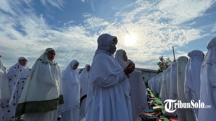 ILUSTRASI SALAT. Foto diambil di Sukoharjo pada Jumat (27/12/2024).