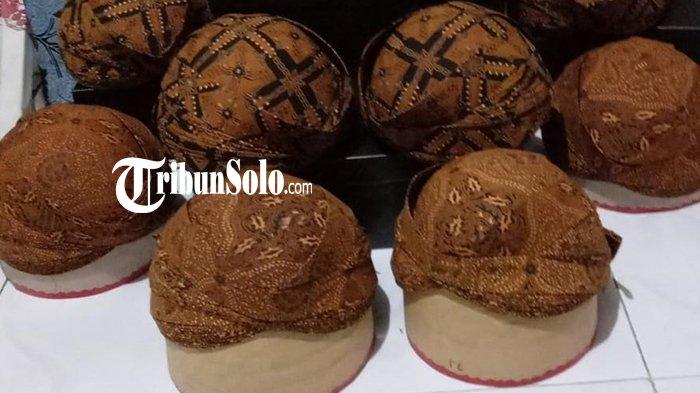 Blangkon buatan workshop Rumah Sepatu Winna. Sampai saat ini masih menjadi langganan Keluarga Presiden Jokowi.