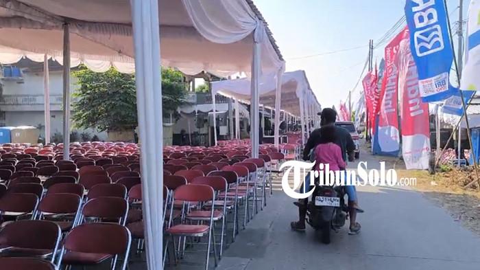 KOPERASI MERAH PUTIH - Tenda acara peresmian Koperasi Merah Putih Desa Bentangan terpasang di Jalan Pakis-Daleman, Kecamatan Wonosari, Kabupaten Klaten. Hidangan angkringan bakal disiapkan untuk tamu dalam peresmian Koperasi Merah Putih Desa Bentangan, Kecamatan Wonosari, Kabupaten Klaten.
