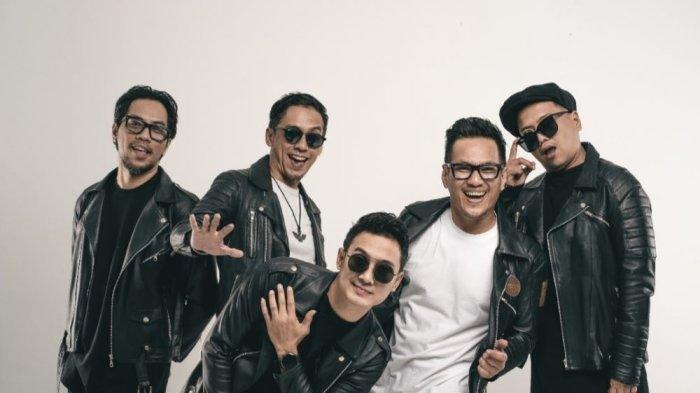 Five Minutes bersama vokalis baru, yakni Zivi Kenda.