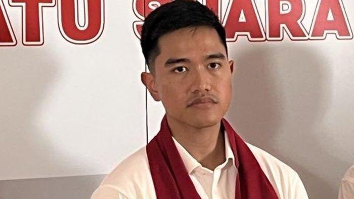 KAESANG - Ketua Umum Partai Solidaritas Indonesia (PSI), Kaesang Pangarep di Kantor DPP PSI, Jakarta, pada Sabtu, (21/6/2025). Ia buka suara soal Partai Demokrat yang tersangkut kasus ijazah Jokowi.