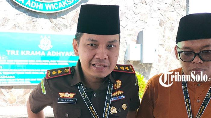 KASUS PENGANIAYAAN - Kepala Kejaksaan Negeri (Kejari) Boyolali, Tri Anggoro Mukti, ditemui beberapa waktu lalu. Enam perempuan yang menjadi terdakwa kasus penganiayaan terhadap anak di Desa Banyusri, Kecamatan Wonosegoro, Kabupaten Boyolali divonis 4 bulan penjara oleh majelis hakim Pengadilan Negeri (PN) Boyolali.
