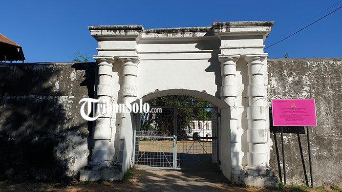 Kawasan Benteng Vastenburg disita Kejari Jakarta Pusat atas kasus korupsi PT Asuransi Jiwasraya dengan terpidana Benny Tjokrosaputro.