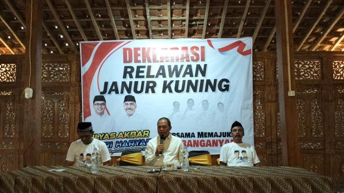 Ketua Tim Pemenangan Ilyas Akbar Almadani dan Tri Haryadi di Pilkada Karanganyar 2024 menemui Relawan Janur Kuning, Senin (28/10/2024).