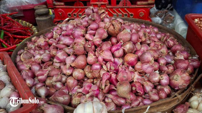 Komoditas bawang merah di Pasar Bunder Sragen