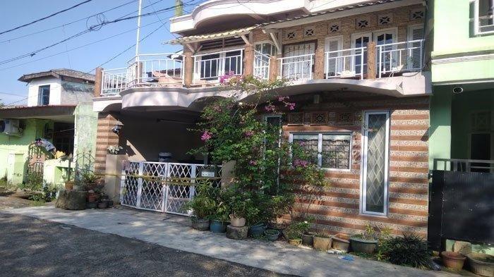 Kondisi rumah korban di Perumahan Muka Kuning Indah 1 Batuaji, Batam. Foto diambil Sabtu (11/11/2023). Rumah ini menjadi lokasi penemuan mayat perempuan di Batam yang sempat gegerkan warga Batuaji.
