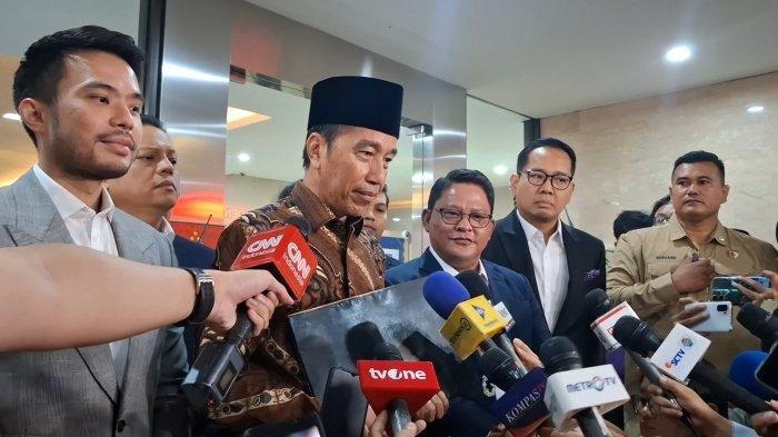 DUGAAN IJAZAH PALSU - Presiden RI ke-7, Joko Widodo (Jokowi) selesai diperiksa penyidik Bareskrim Polri terkait kasus dugaan ijazah palsu, Selasa (20/5/2025). Kubu Jokowi bantah tudingan kriminalisasi soal polemik ijazah.