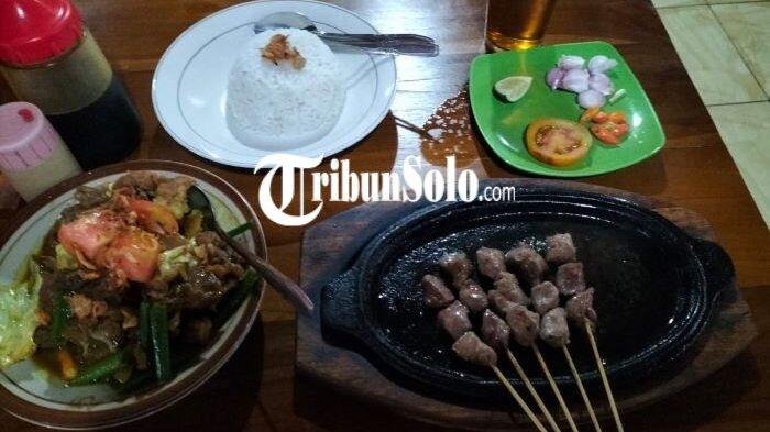 Makanan di Restoran Sate Lawu, Sabtu (25/3/2022)
