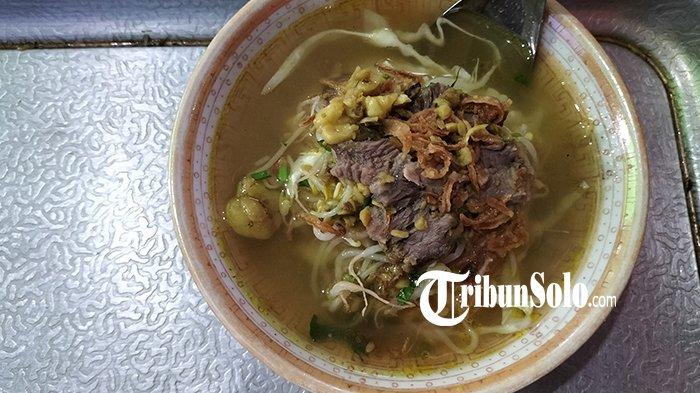 Menu Soto di warung Soto Nggopir Boyolali Kota, Minggu (10/7/2022).