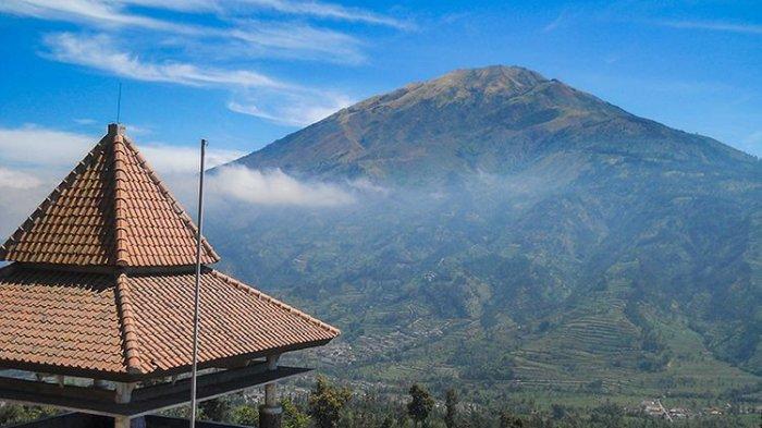 Gunung Merbabu Dilihat dari New Selo, Boyolali