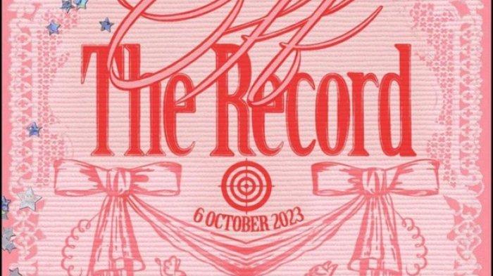 Potret foto konsep tajuk utama 'Off the Record' untuk comeback IVE
