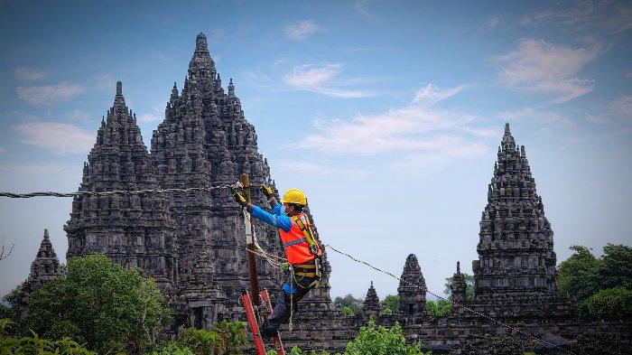 Siaga Nataru dan Antisipasi Cuaca Ekstrem, PLN Gencar Lakukan Pemeliharaan Jaringan Listrik
