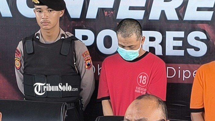 PENCURIAN MOTOR - Pelaku berinisial HAR alias Bian (nomor 18) saat berada di Mapolres Klaten, Kamis (29/5/2025). Bian diamankan usai menggasak 2 motor teman 'kencan' wanitanya di Kabupaten Klaten. Pelaku mencari mangsa melalui grup Facebook Cari Jodoh Online.