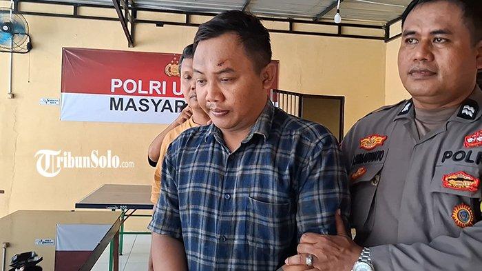 BUKAN PERTAMA KALI - Pelaku pencurian sepeda motor milik seorang juru parkir di barat Alun-alun Sasono Langen Putro, Sragen saat diamankan di Polsek Ngrampal. Pelaku yang sempat menjadi sasaran amukan massa itu total sudah beraksi di 14 lokasi berbeda, dari Jogja hingga Tuban.