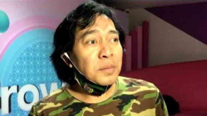 Pelawak Alfiansyah Bustami alias Komeng mendaftar diri menjadi calon anggota DPD RI, Sabtu (13/5/2023).
