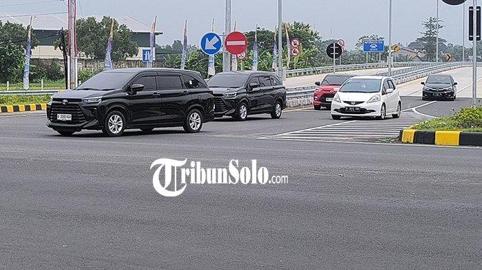 ILUSTRASI PEMUDIK. Kendaraan pemudik keluar dari Tol Solo-Jogja di GT. Prambanan, Kecamatan Jogonalan, Kabupaten Klaten.