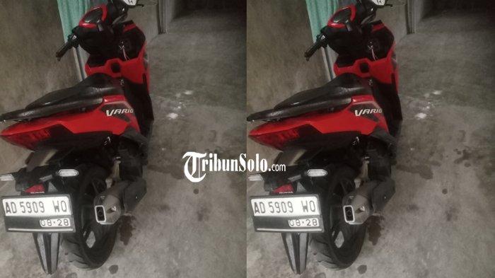 MOTOR LANSIA DICURI - Penampakan sepeda motor milik korban yang digondol pelaku di Jalan Karangpandan-Matesih, tepatnya depan Pemakaman Cina, Dusun Tiloso, Desa Pablengan Kecamatan Matesih, Kabupaten Karanganyar, Senin (17/2/2025). Korban mengungkapkan modus yang digunakan pelaku. (Istimewa/HO TribunSolo.com)