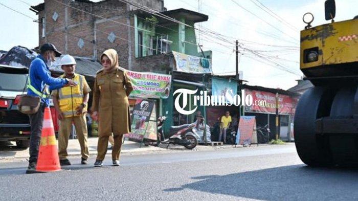 Peninjauan perbaikan jalan di Desa Bekonang, Kecamatan Mojolaban, Kabupaten Sukoharjo.